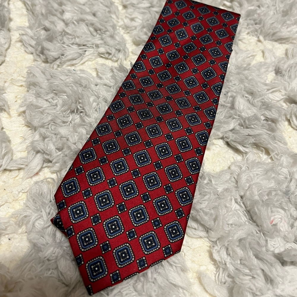 Giovanni Carvello 100% silk tie